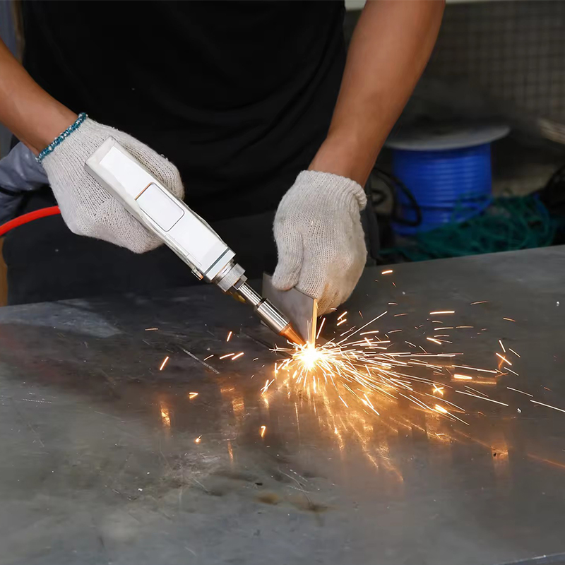 Industrial Grade Laser - Wielofunkcyjna, przenośna spawarka laserowa 3 w