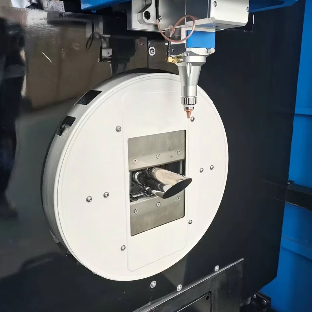 Industrial Fiber Laser Cutting Machine - Maszyna do cięcia laserem światłowodowym do