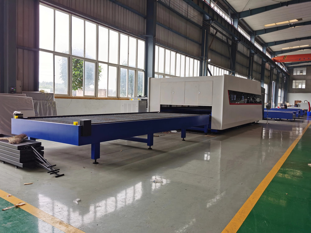 W pełni zamknięta maszyna do c – Industrial Fiber Laser Cutting Machine recenzja i cena